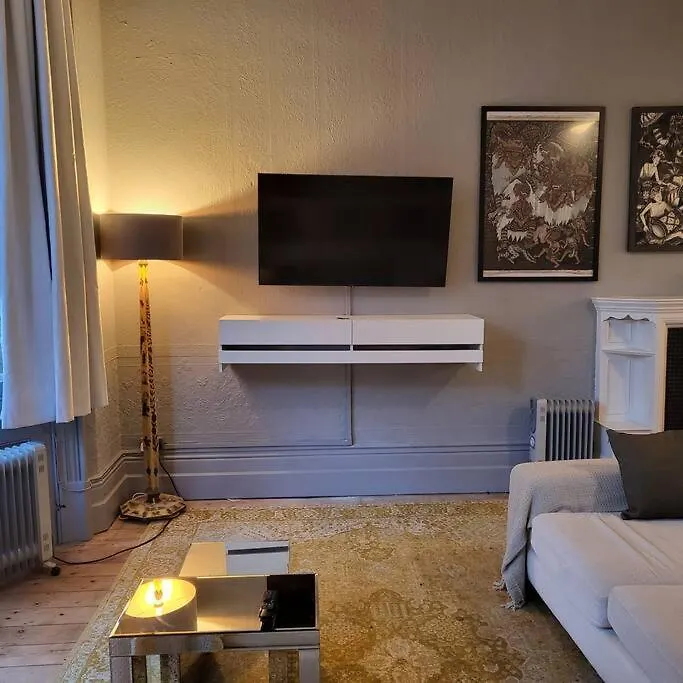 5 Luxury Spacious Loft - Prime Location - Comfortable Bed & Sofa Brighton Apartment