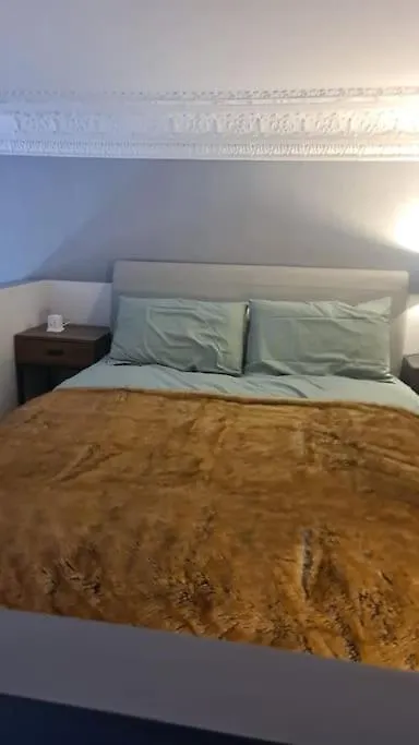 5 Luxury Spacious Loft - Prime Location - Comfortable Bed & Sofa Brighton Apartment